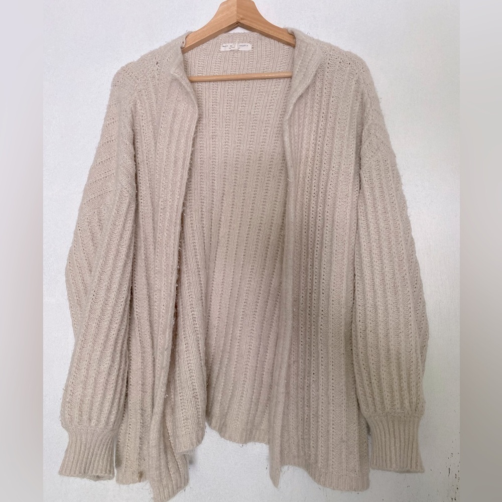 TRULY MADLY DEEPLY OATMEAL COLORED OPEN FRONT KNIT CARDIGAN UO SIZE MEDIUM